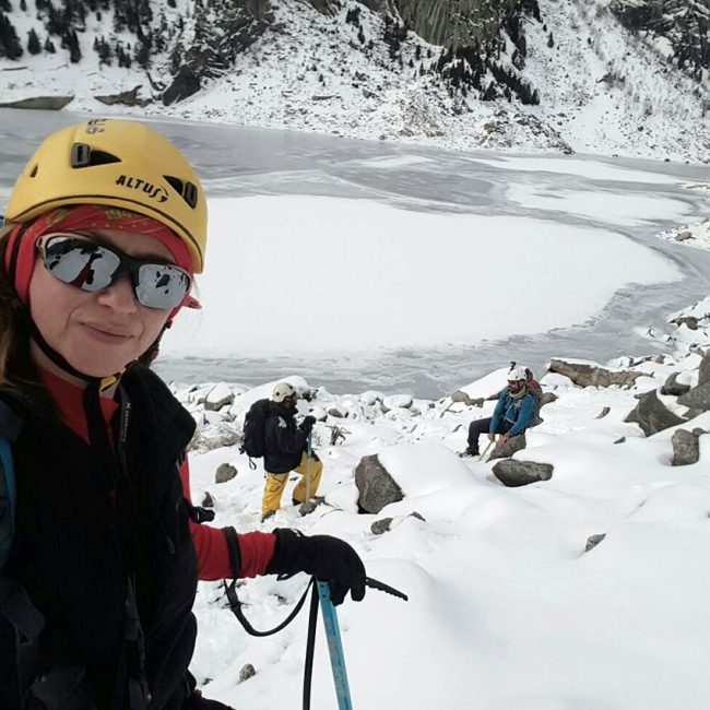 No solo guías empresa de aventura en el pirineo escalada en hielo