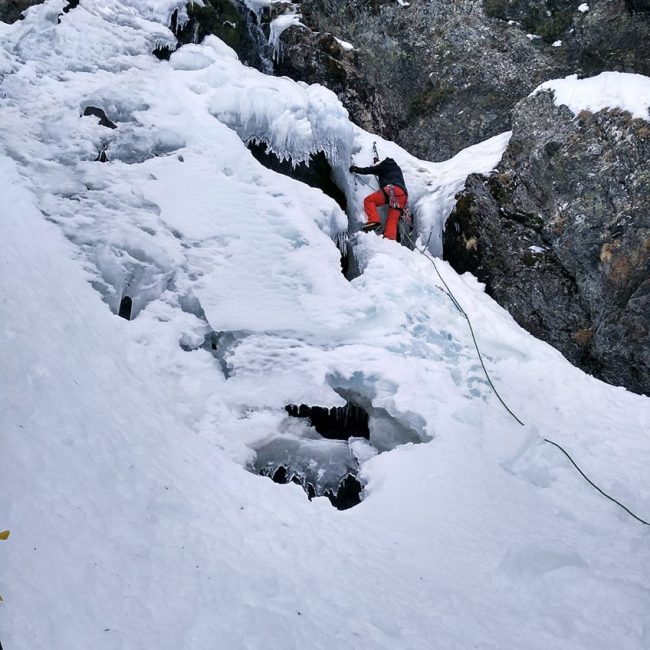 Nosologuias escalada en hielo